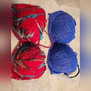 2 Victoria Secret / pink push up bras